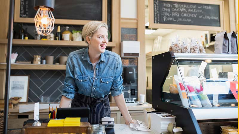 female-cashier-at-cafe-800x450