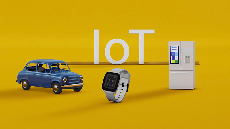 Connected car, smart watch and connected fridge in the Internet of Things